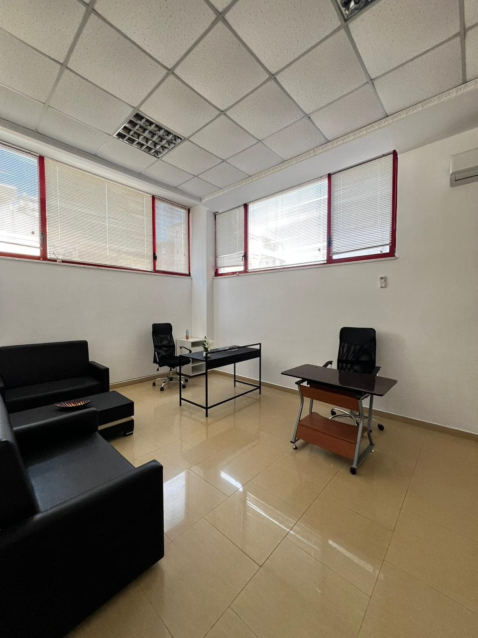 JEPET ME QERA AMBIENT BIZNESI PRANE MUZEUT ARKEOLOGJIK NE VOLLGA, DURRES 4