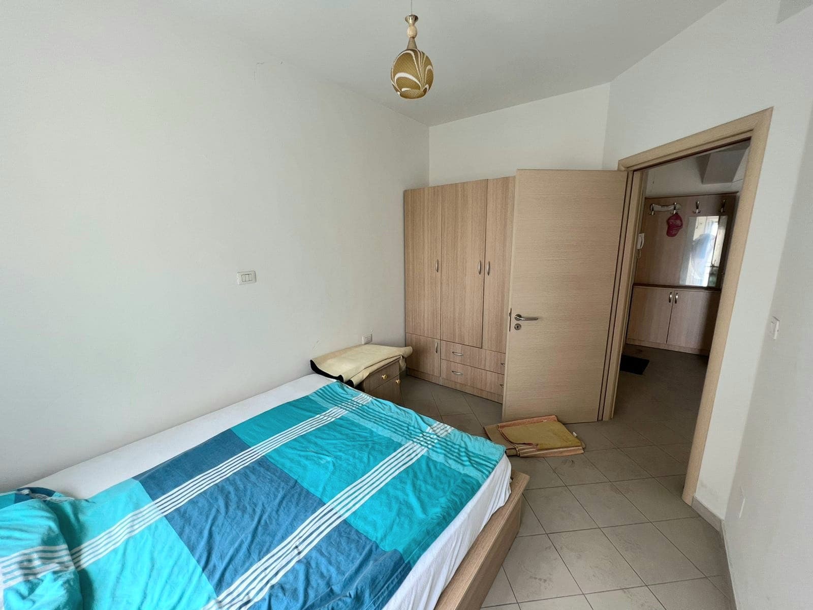 SHITET APARTAMENT 1+1 ME PAMJE NGA DETI,PRANE URES SE DAJLANIT,PLAZH,DURRES. 4