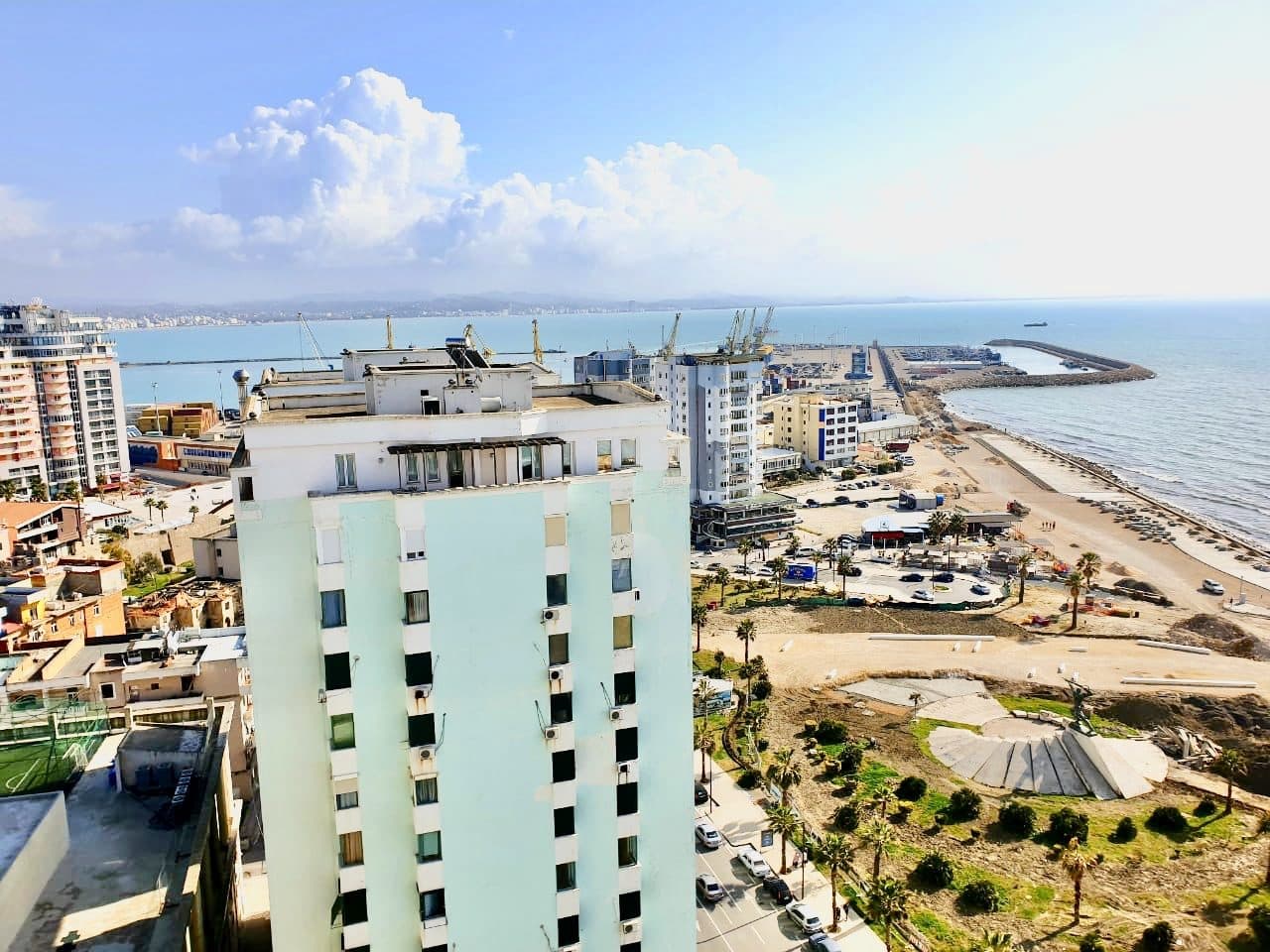 SHITET APARTAMENT 2+1 PERBALL DETIT VOLLGA,DURRES.