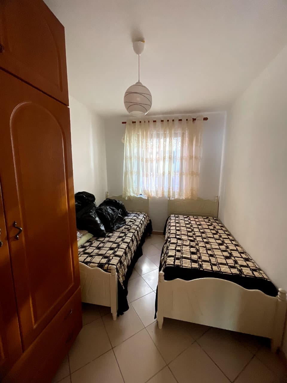 JEPET ME QERA APARTAMENT 2+1 PRANE SHKOLLES HAJDAR DUSHI LAGJA NR.10, DURRES