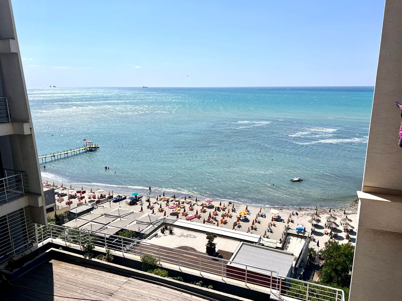 EXLUSIVE 🔥 SHITET APARTAMENT 2+1 ME PAMJE NGA DETI, CURRILA, DURRES.