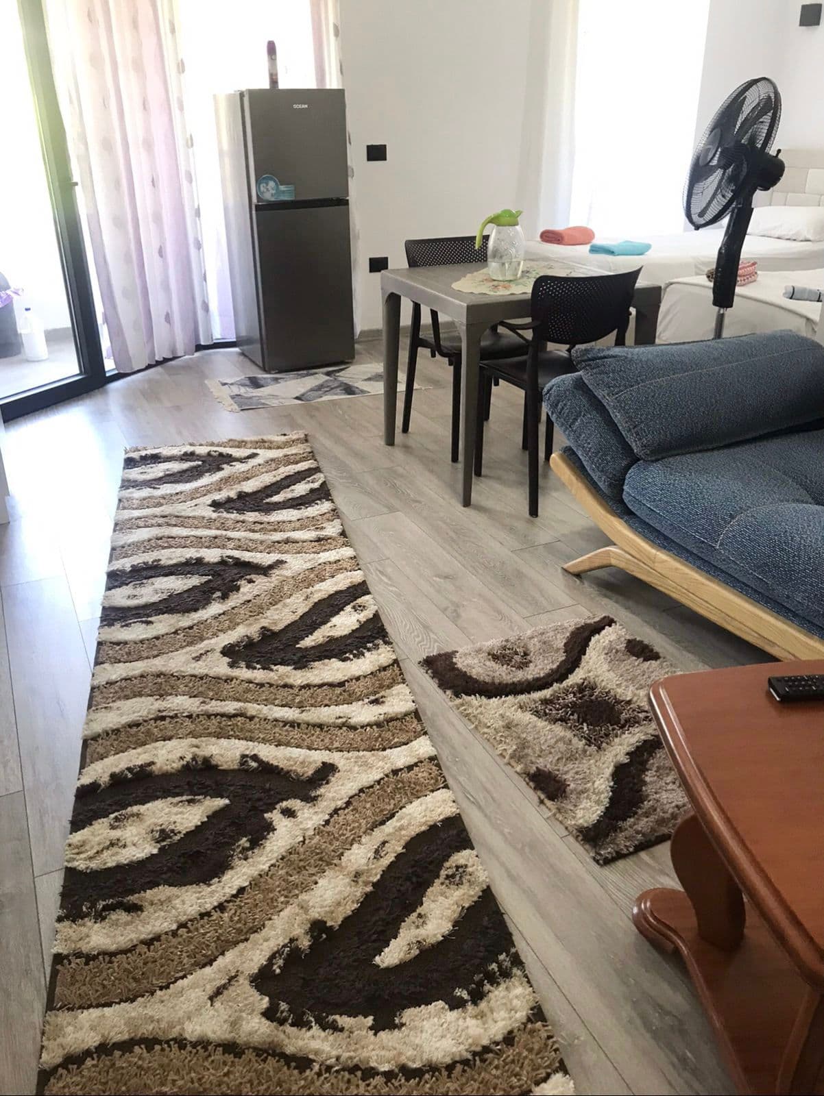 JEPET ME QERA DITORE GARSONIERE REZIDENZA WHITE HILL CURRILA , DURRES 4
