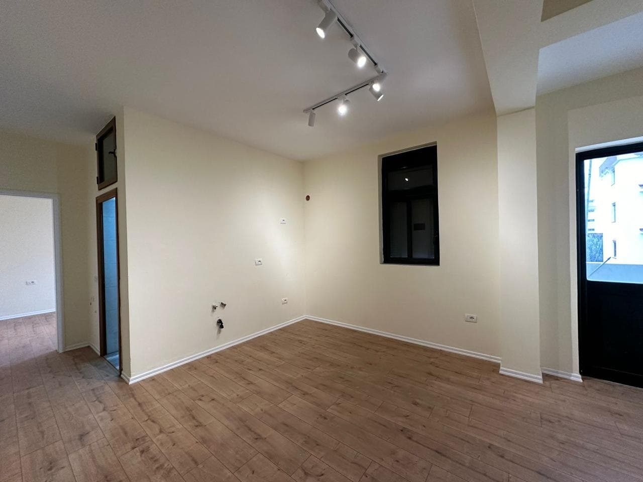 SHITET APARTAMENT 2+1 TEK KALI TROJES PLAZH DURRES. 2