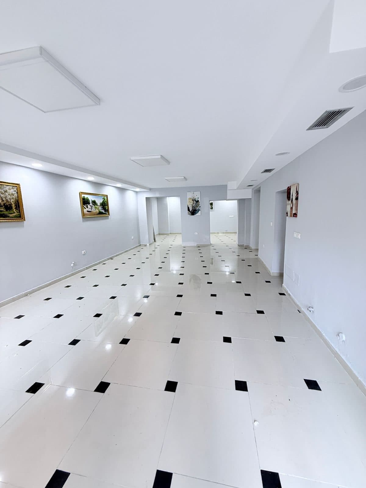 JEPET ME QERA AMBIENT BIZNESI MARKATA DURRES 3