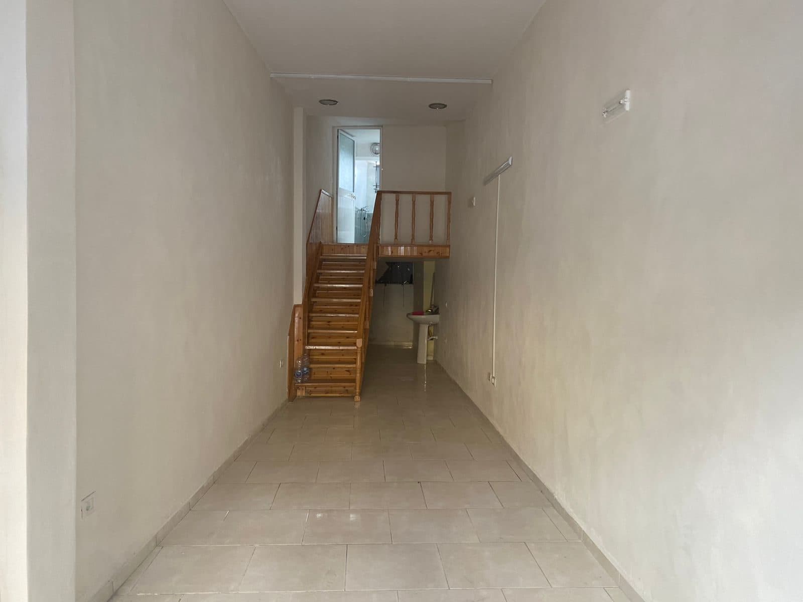 JEPET ME QERA AMBIENT BIZNESI PRANE ISH RAJONIT, DURRES. 4