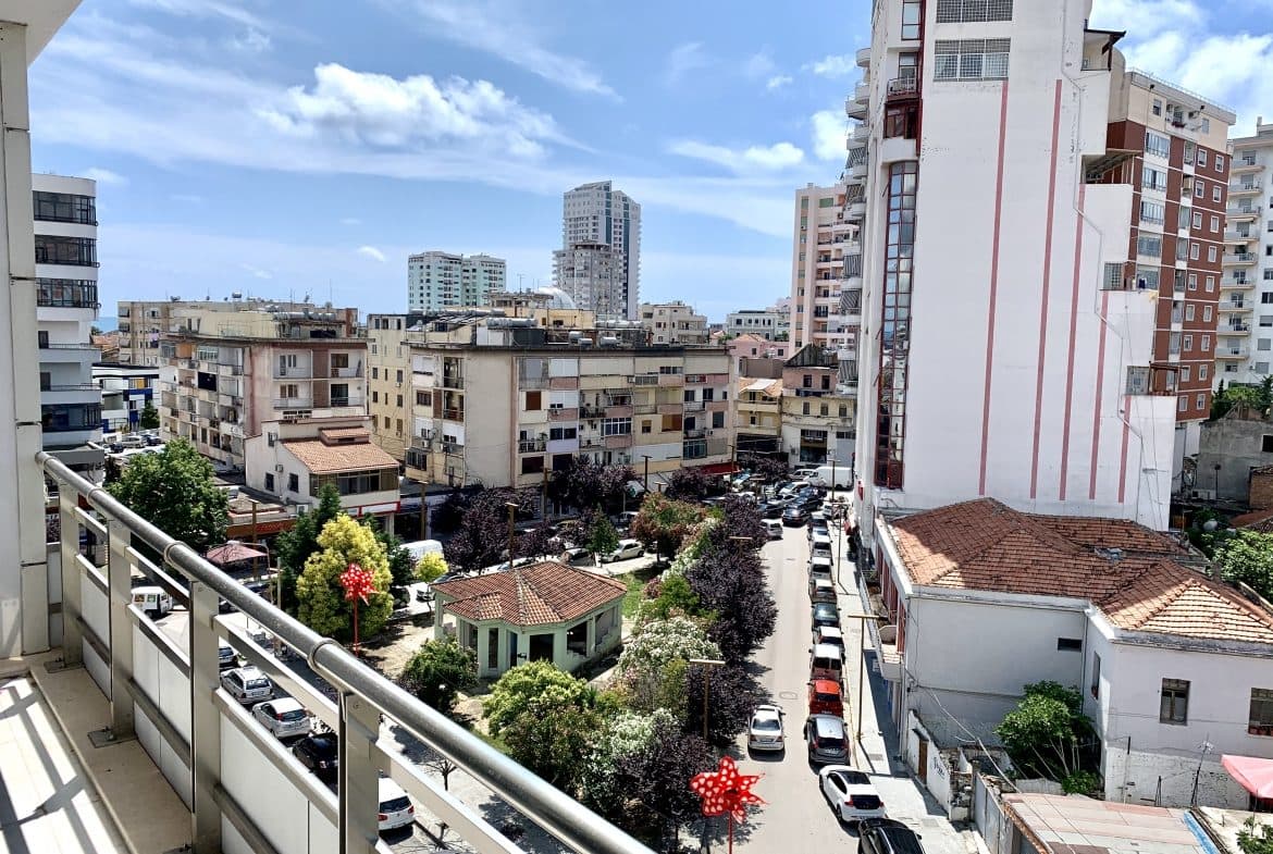 JEPET ME QERA APARTAMENT 3+1 PERBALL TATIM TAKSAVE,DURRES! 2