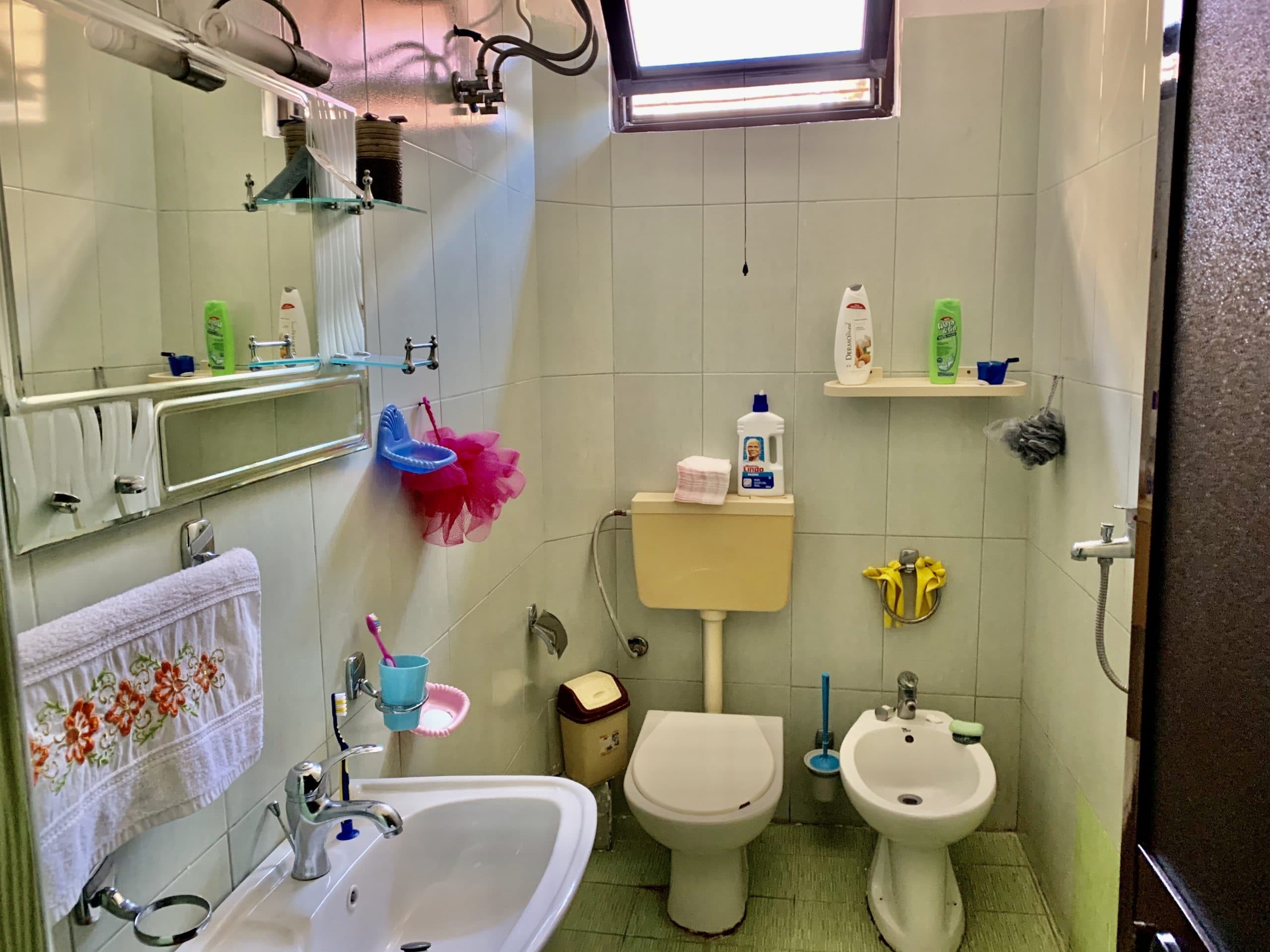 SHITET APARTAMENT 1+1 PRANE SPITALIT,DURRES! 4