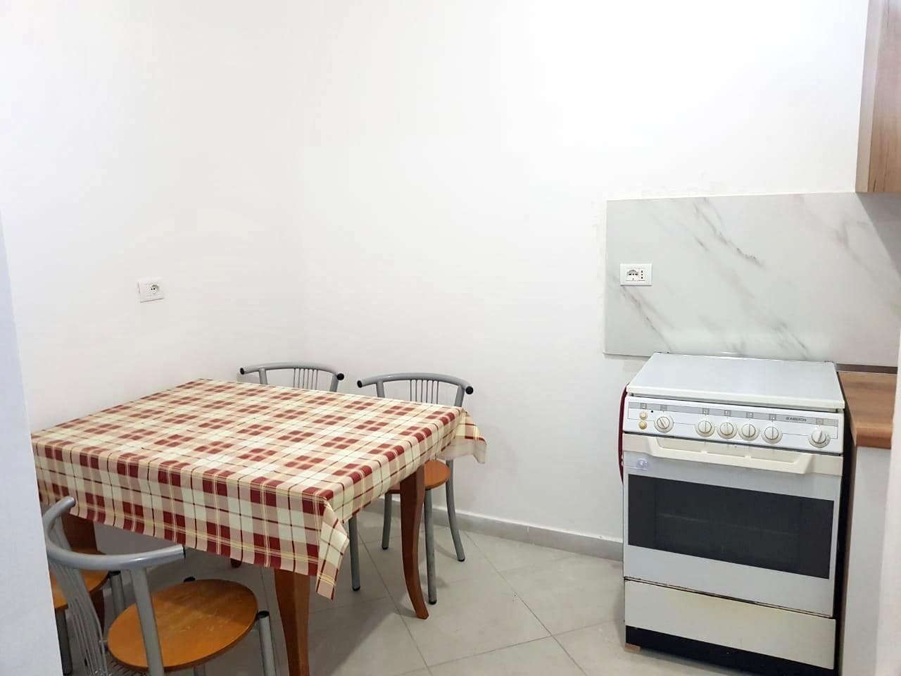 JEPET ME QERA SHTEPI PRIVATE 2+1 .RRUGA KARL TOPIA,PRANE GJYKATES,DURRES!