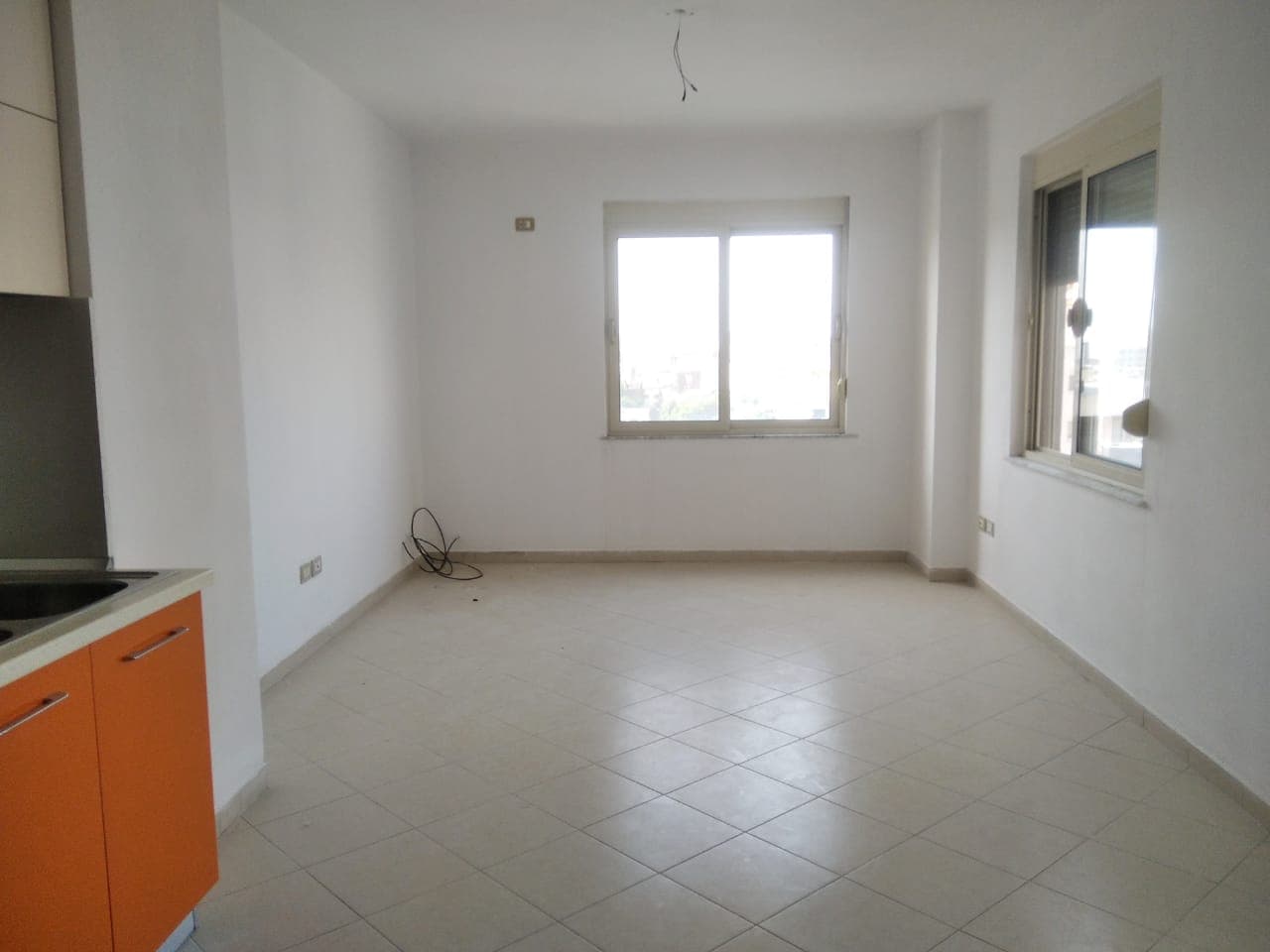 SHITET APARTAMENT 1+1 PRANE ISH RAJONI LAGJA 5,DURRES. 3