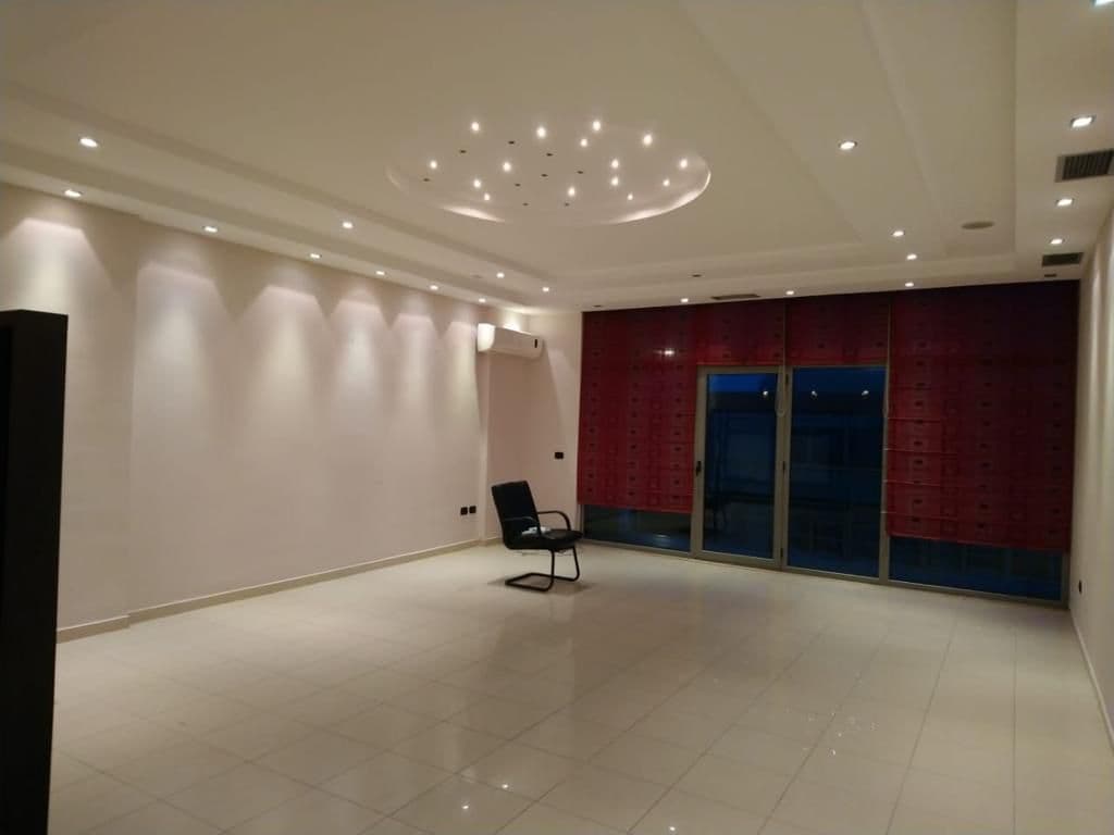 JEPET ME QERA AMBIENT BIZNESI PRANE PORTIT.DURRES . 3