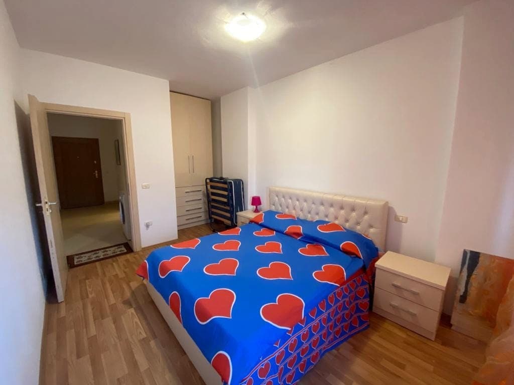 SHITET APARTAMENT 1+1+ VERANDE,PRANE GJYKATES,QENDER,DURRES. 3