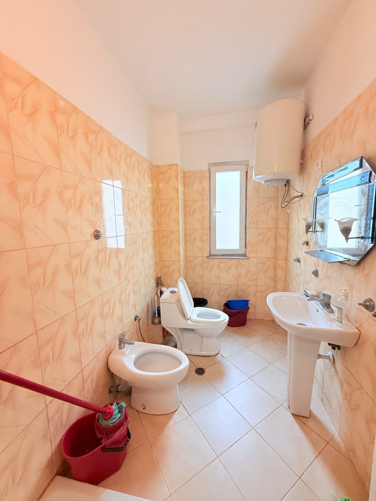 JEPET ME QERA APARTAMENT 2+1 PLAZH DURRES 3