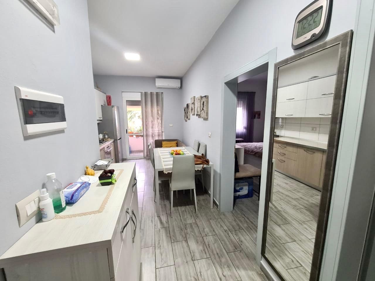 SHITET APARTAMENT 2+1 NE BULEVARDIN KRYESOR PERBALLE DYQANIT ADIDAS, DURRES. 3