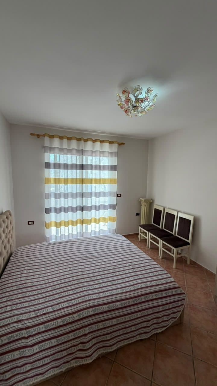 JEPET ME QERA APARTAMENT 2+1 PRANE MARKATES, DURRES 3