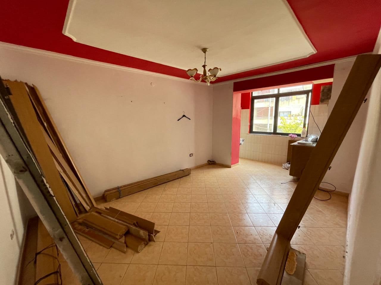 SHITET APARTAMENT 2+1 , LAGJA 17 UJESJELLESI, DURRES.