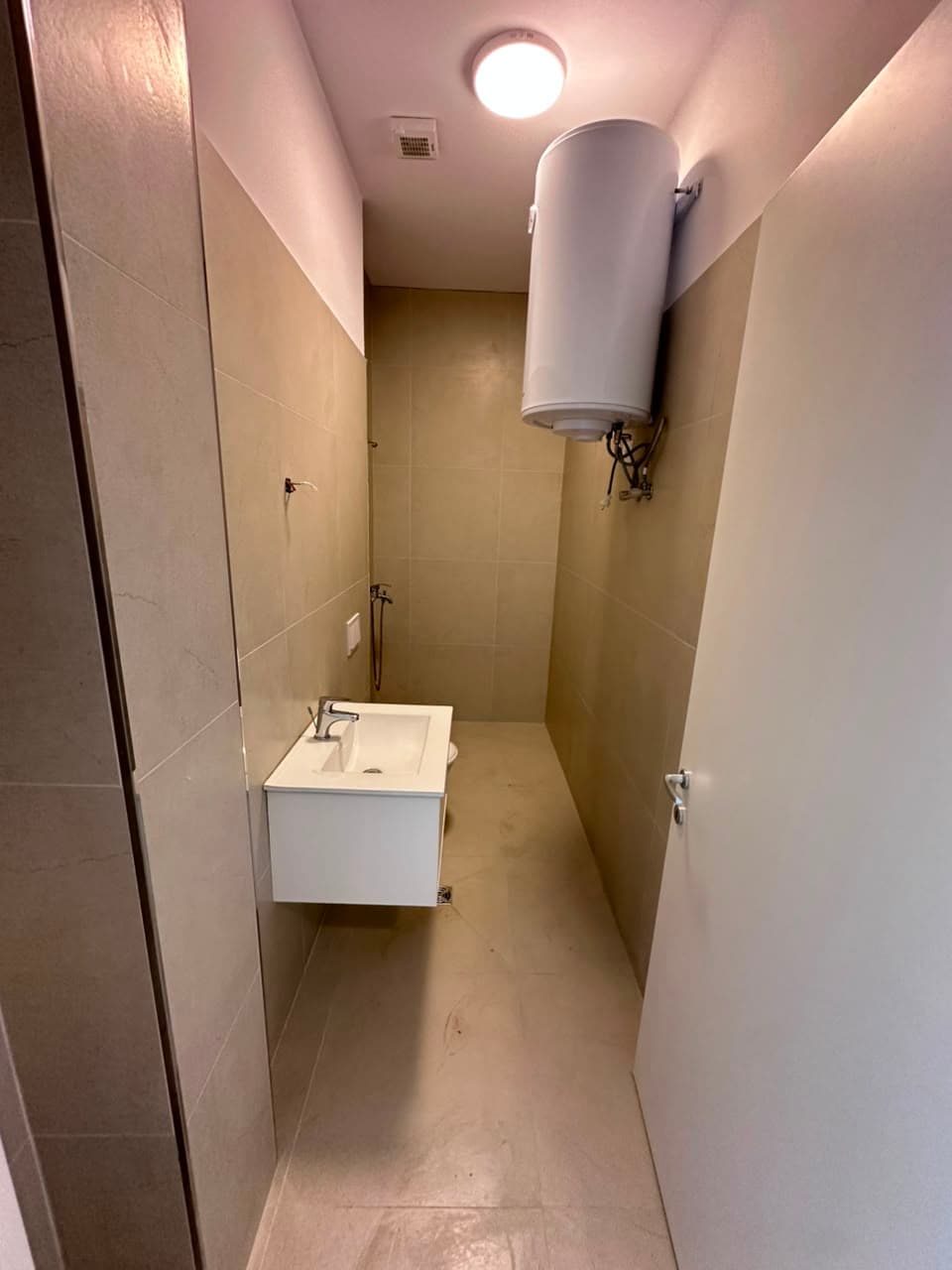SHITET APARTAMENT 2+1 NE SANTORINI VILLAGE, DHERMI 4