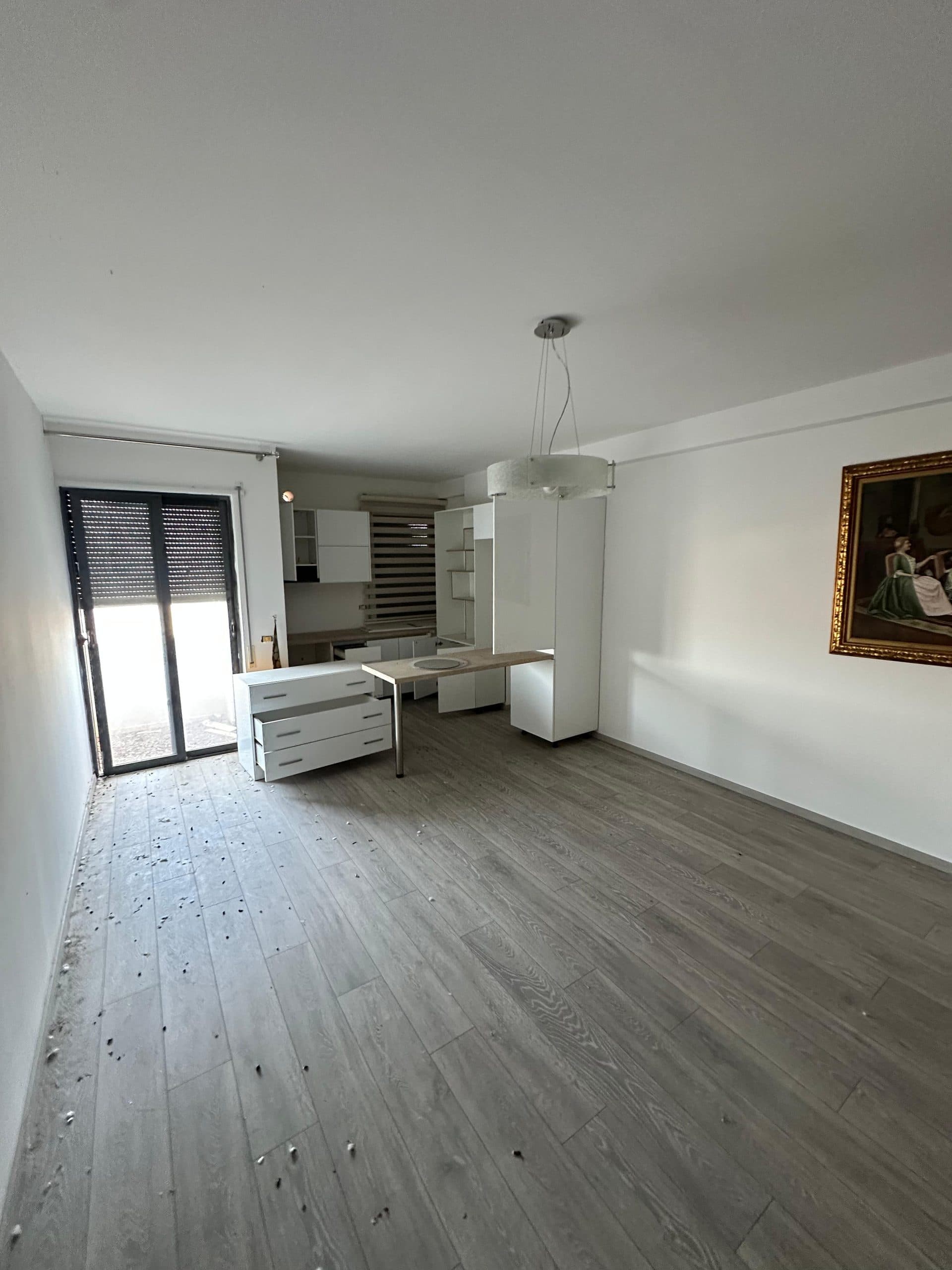 SHITET APARTAMENT 1+1, UJESJELLSI, DURRES.