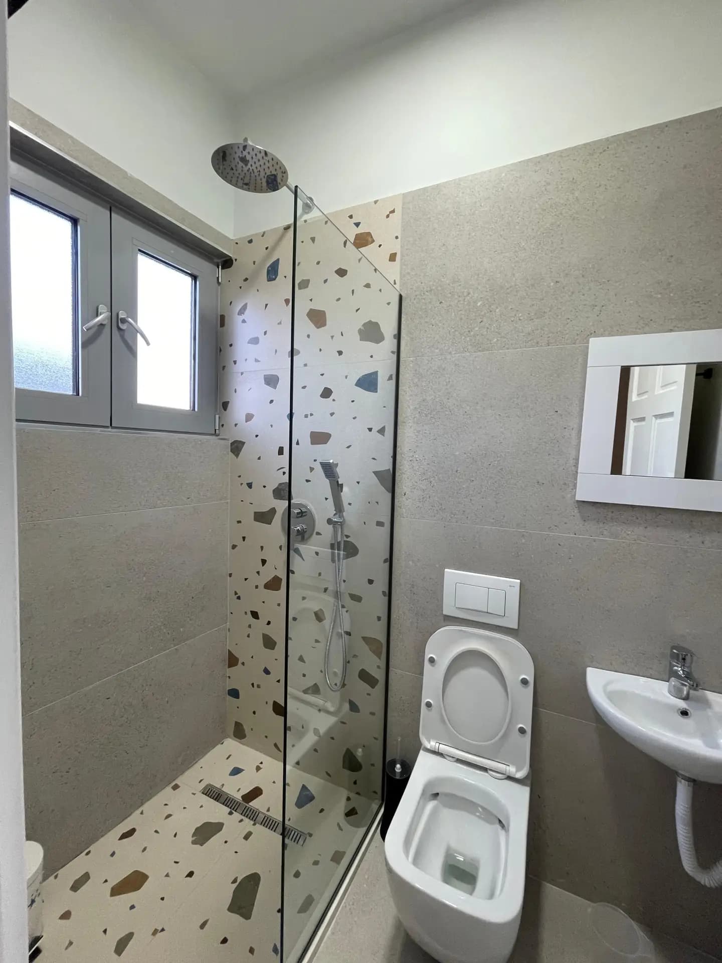 JEPET ME QERA APARTAMENT 2+1 ZONA VILA ZOGUT 4