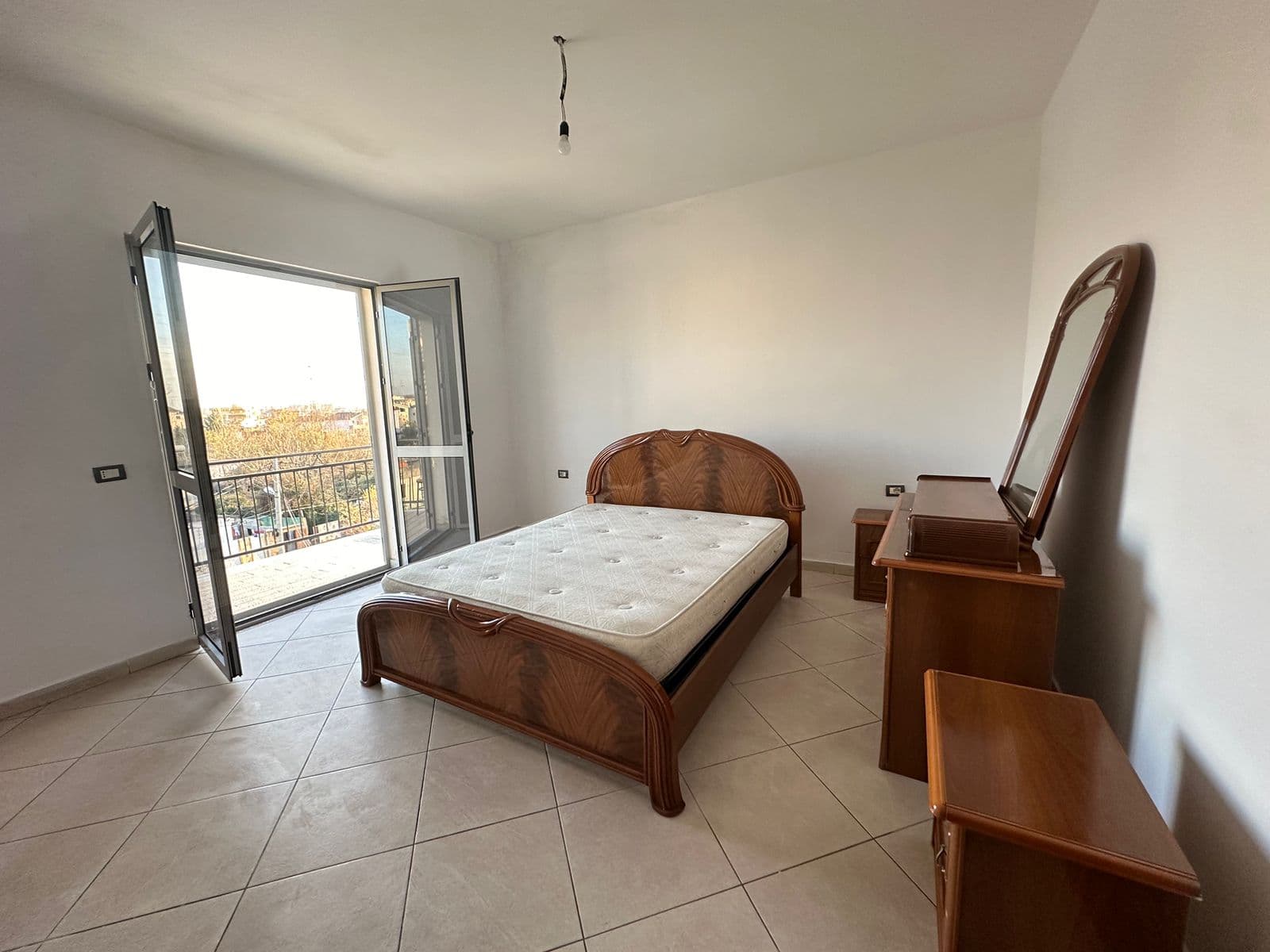 JEPET APARTAMET ME QERA 1+1 SHKOZET, DURRES