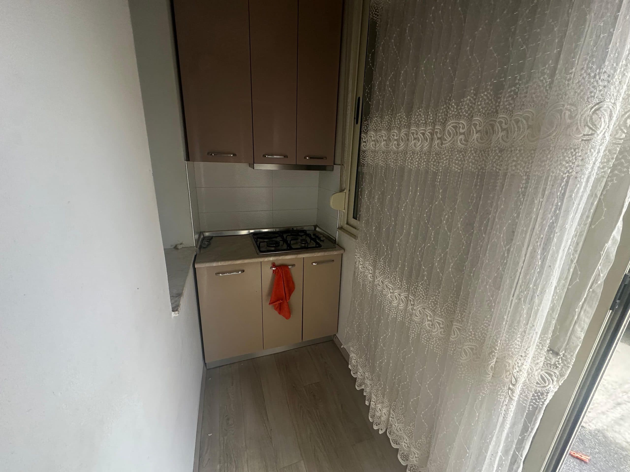 JEPET ME QERA APARTAMENT 1+1, PRANE PALLATIT SPORTIT, DURRES. 2