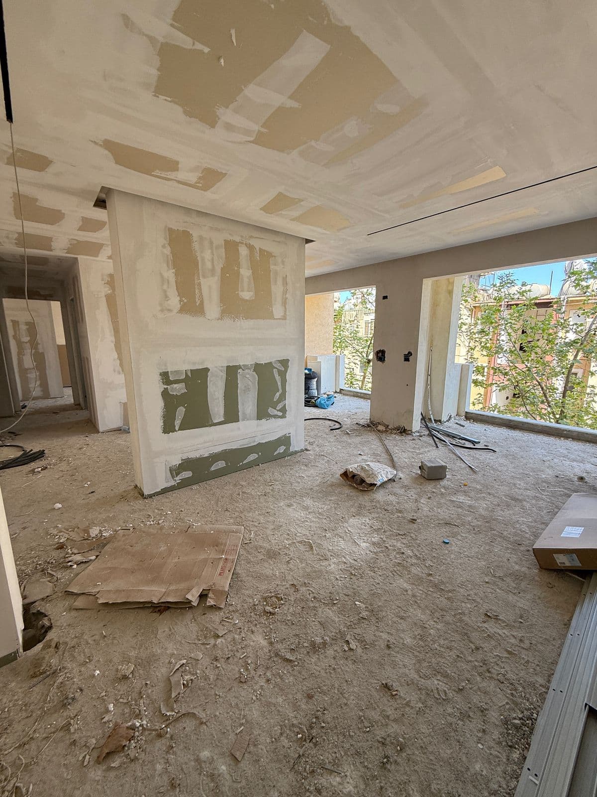 SHITET APARTAMENT 2+1 PRANE ISH PARKUT SPORTIV , DURRES. 2