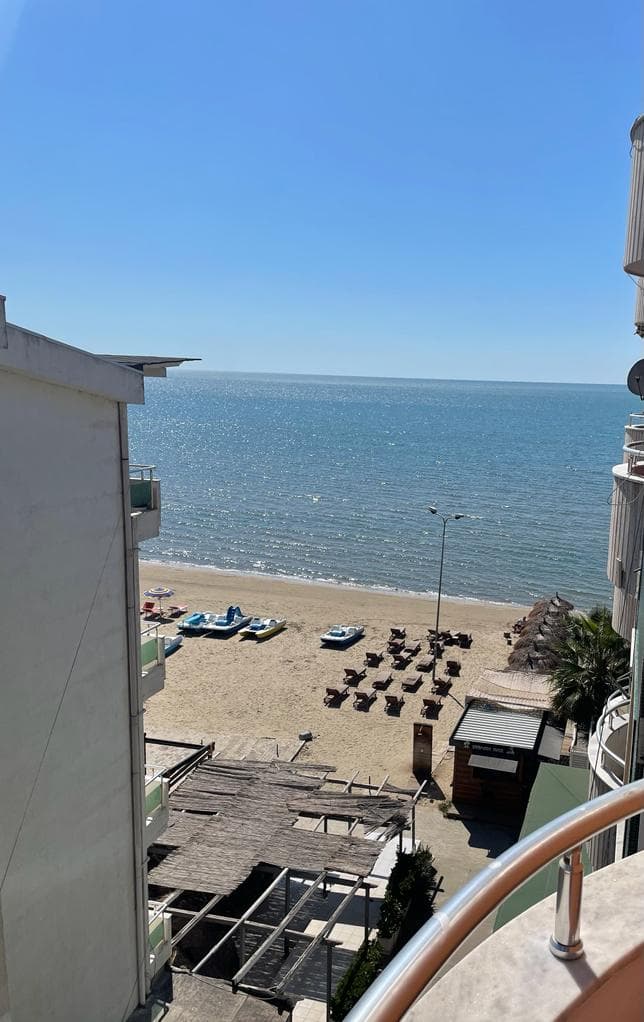JEPET ME QERA APARTAMENT 1+1, PRANE HOTEL ANTALYA, PLAZH, DURRES. 4
