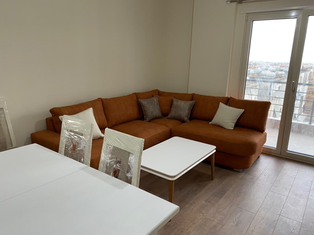 SHITET APARTAMENT 2+1, PRANE STADIUMIT, DURRES. 2