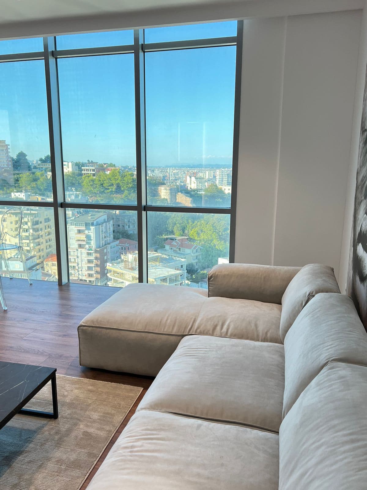 JEPET ME QERA APARTAMENT 1+1 , PRANE HOTEL ARVI, DURRES. 2