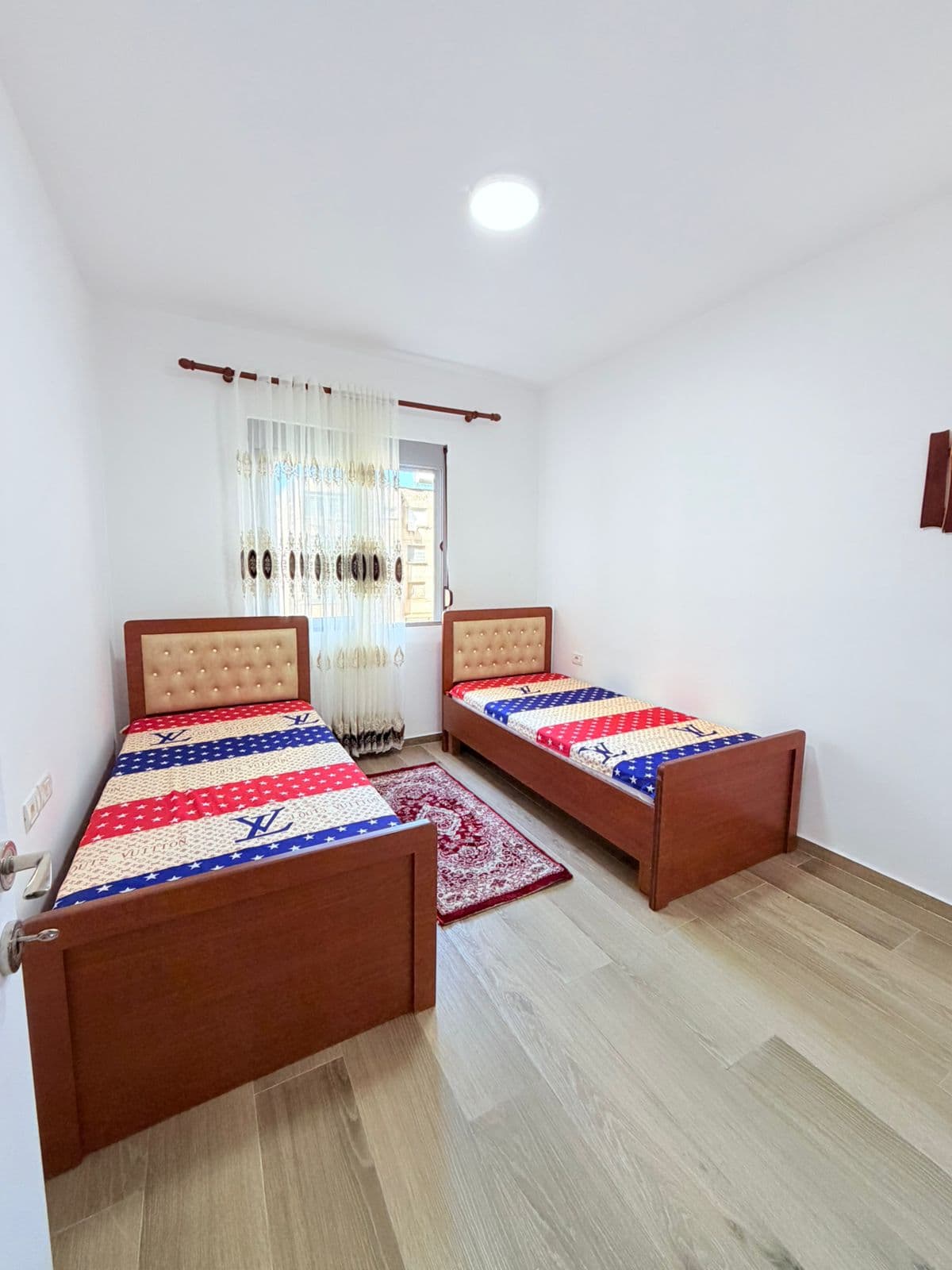 JEPET ME QERA APARTAMENT 2+1 TEK UJESJELLESI, DURRES 4