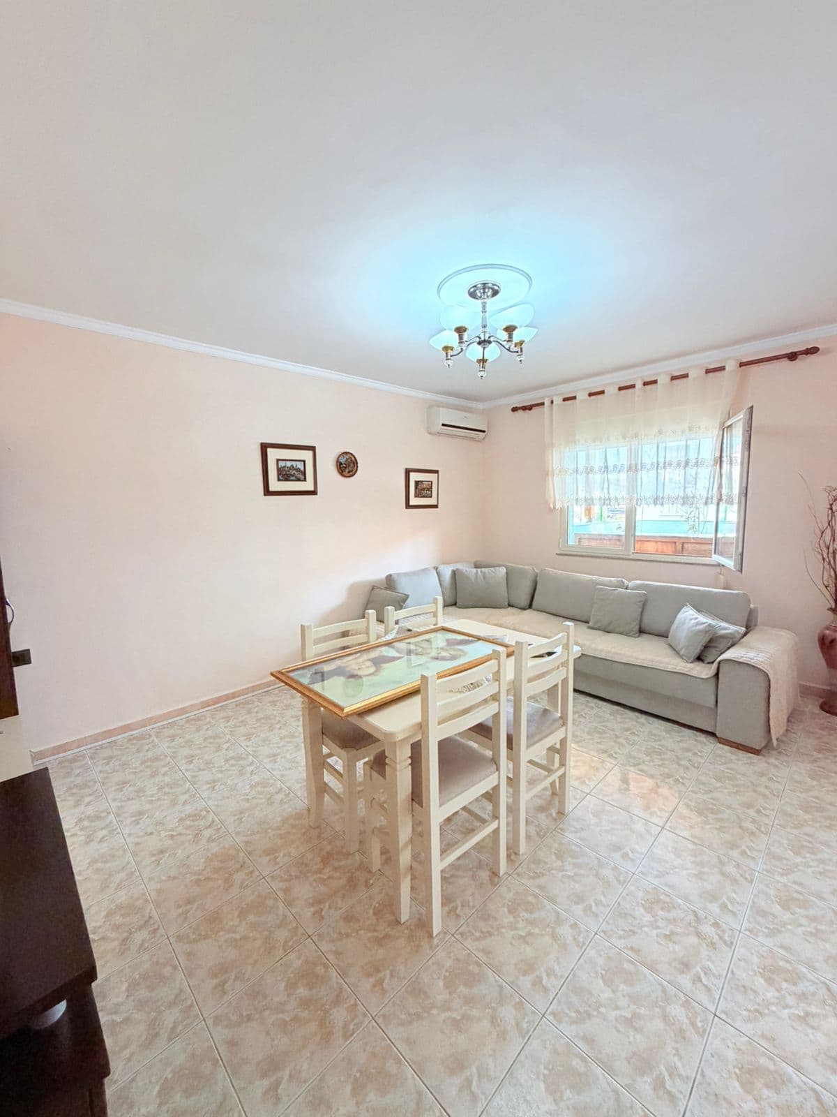 JEPET ME QERA APARTAMENT 1+1 PRANE STADIUMIT, DURRES 3
