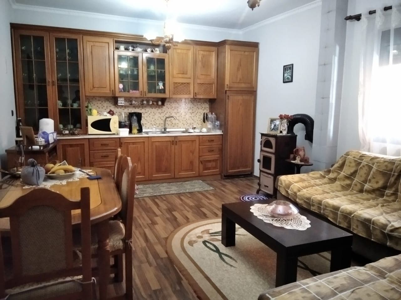 SHITET SHTEPI PRIVATE KATI I 2 2+1+ AMBIENT BIZNESI , PRANE TREGUT FRUTA PERIME NISHTULLA.DURRES. 3
