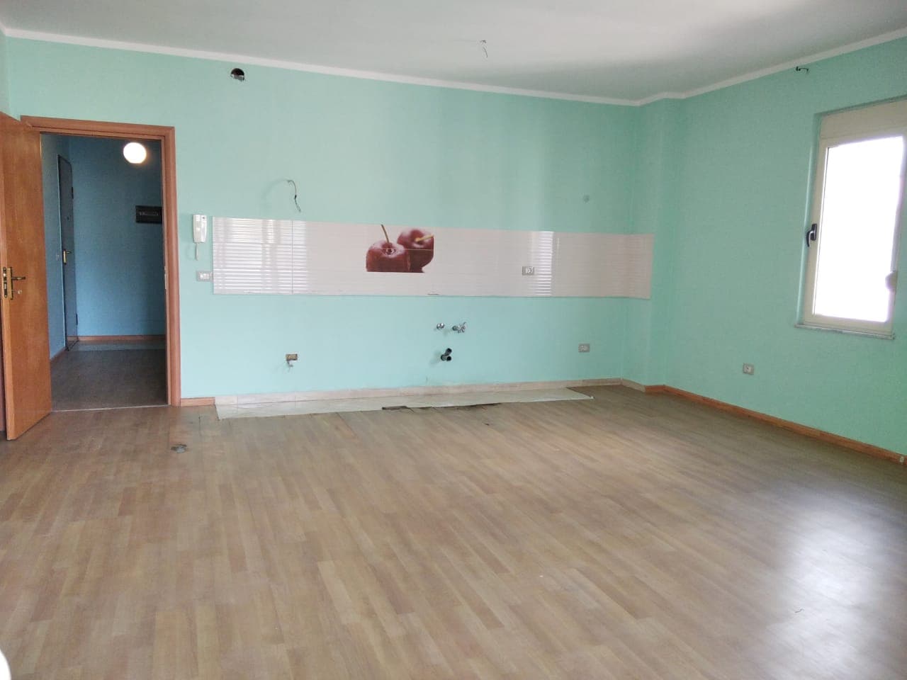 SHITET APARTAMENT 2+1 LAGJA 5 PRANE ISH RAJONIT,DURRES. 2