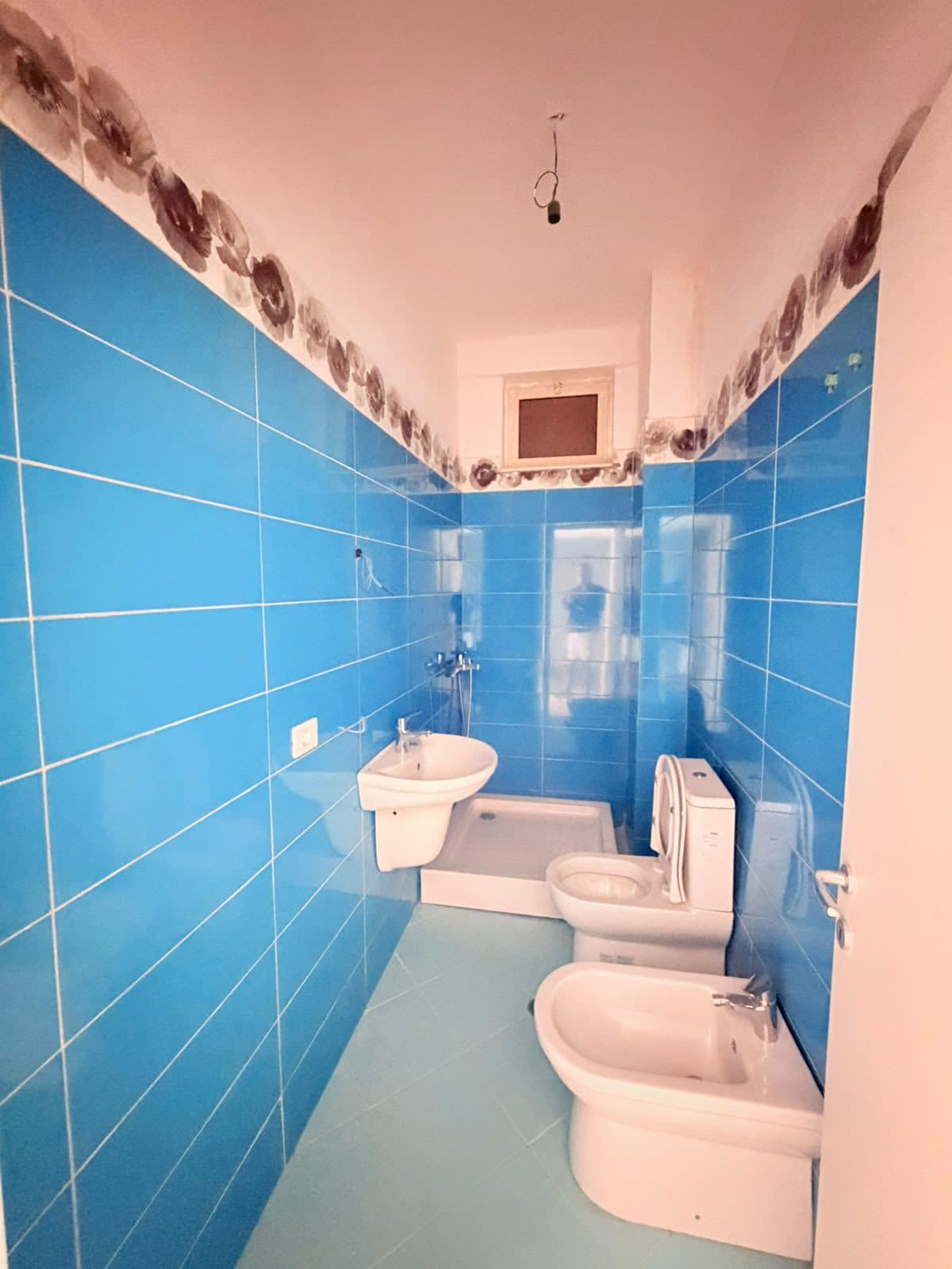 SHITET APARTAMENT 2+1+2 NE ZONEN E ISH URT, DURRES 2