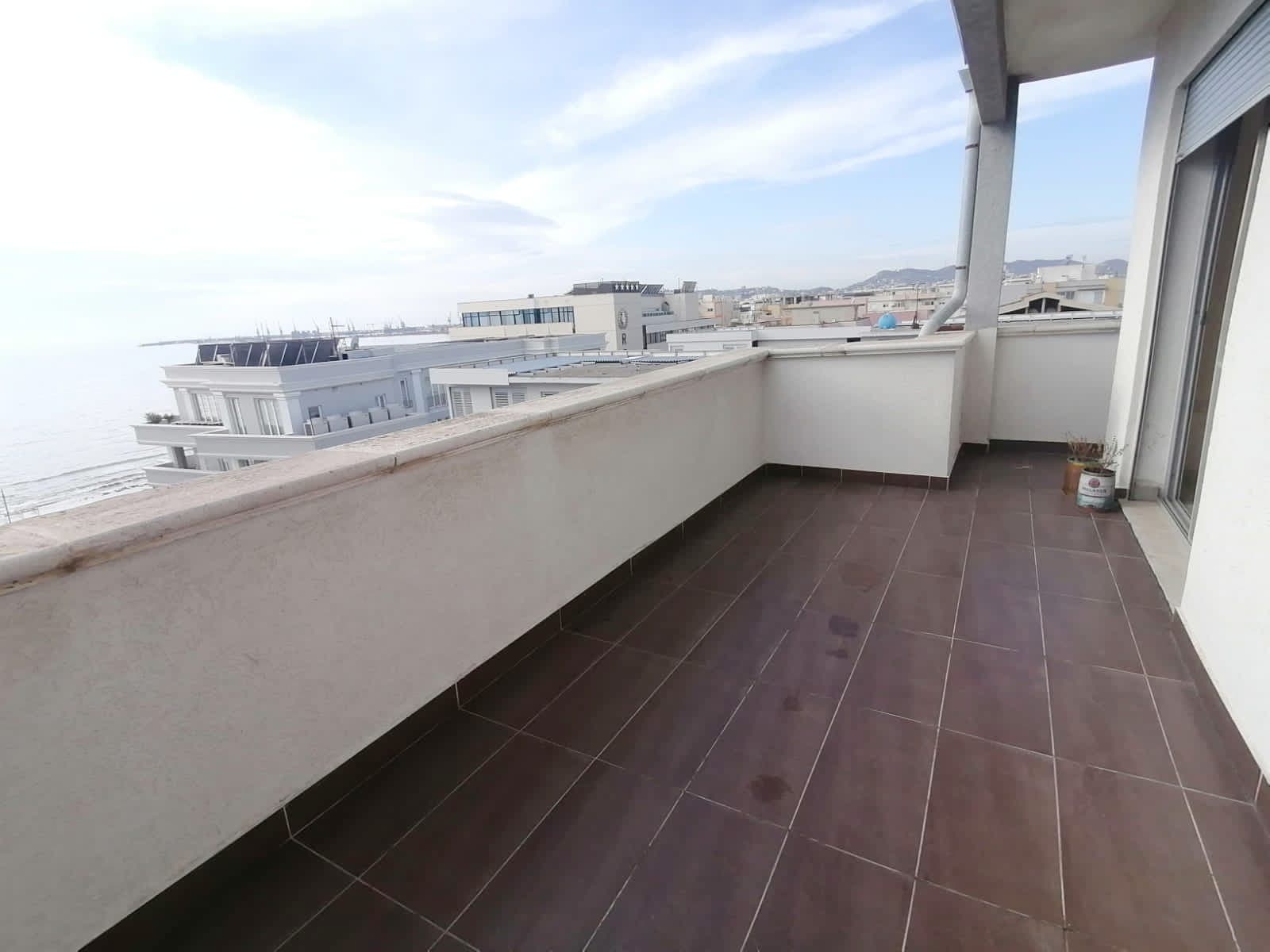SHITET APARTAMENT 2+1 PRANE URES SE DAJLANIT,PLAZH,DURRES. 2