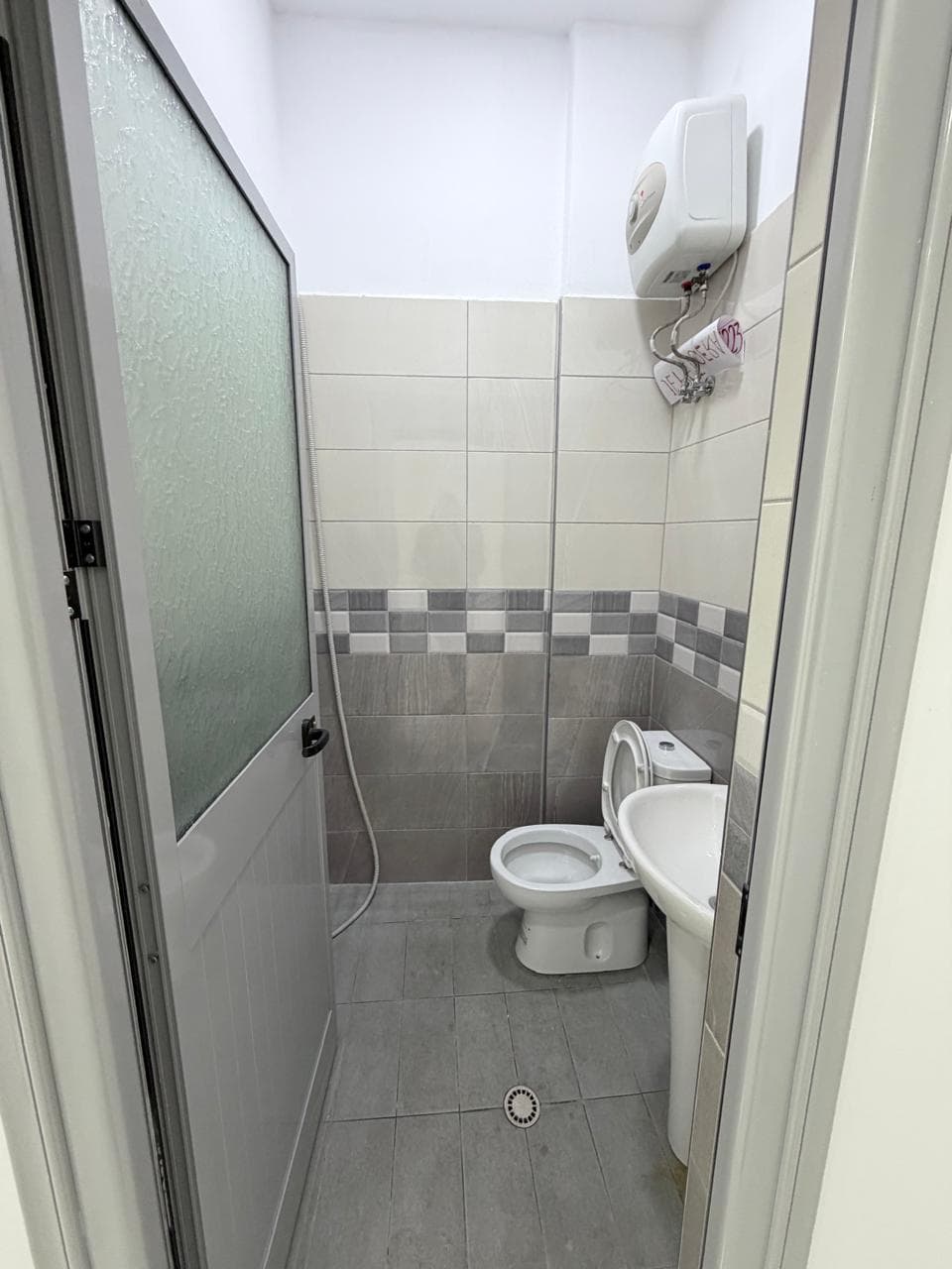 JEPET ME QERA AMBIENT BIZNESI MARKATA DURRES
