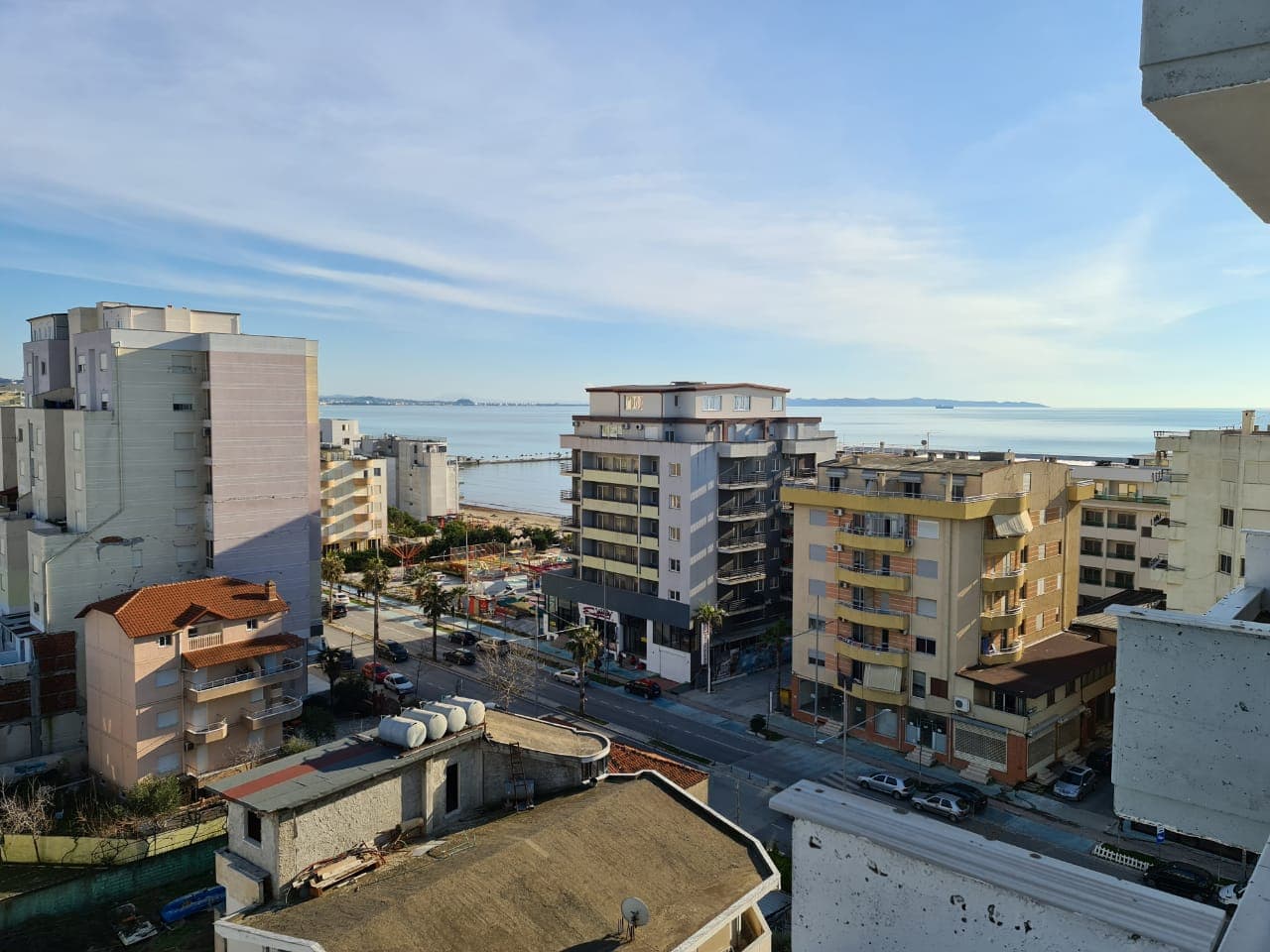 SHITET APARTAMENT 1+1 PERBALLE BIG MARKET PLAZH, DURRES. 3
