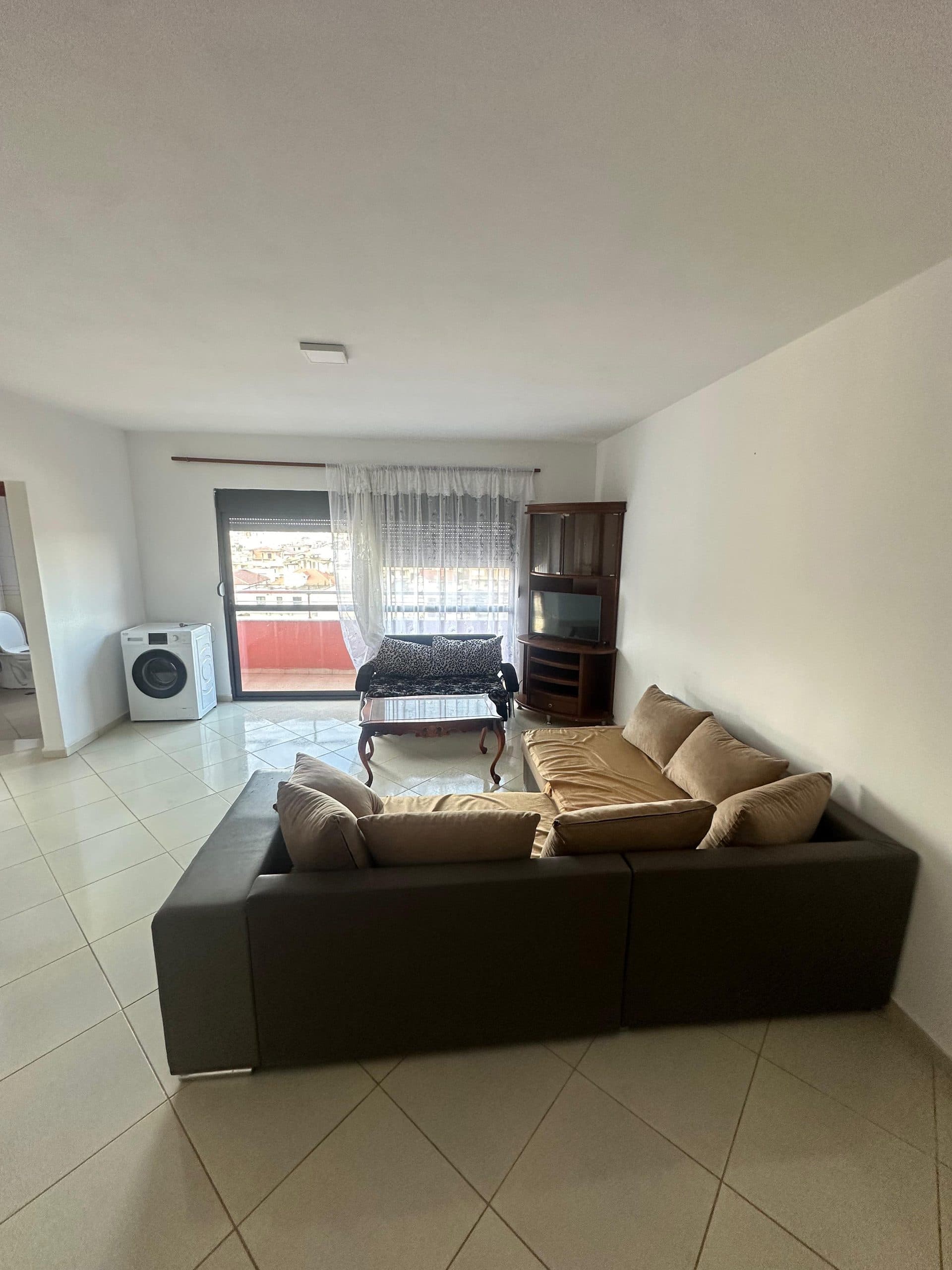 JEPET APARTAMENT ME QERA 2+1 MBRAPA GALAKTIKUT, DURRES.