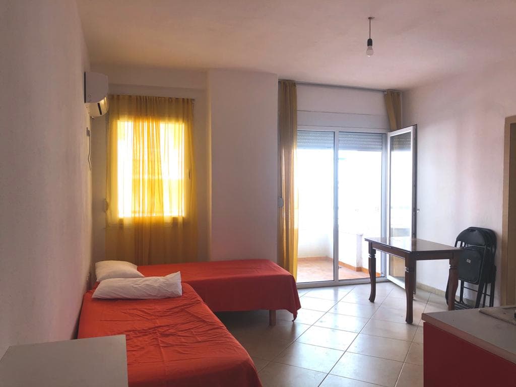 SHITET APARTAMENT 1+1 PRANE KOLOSEUT SHKEMBI I KAVAJES GOLEM,DURRES. 3