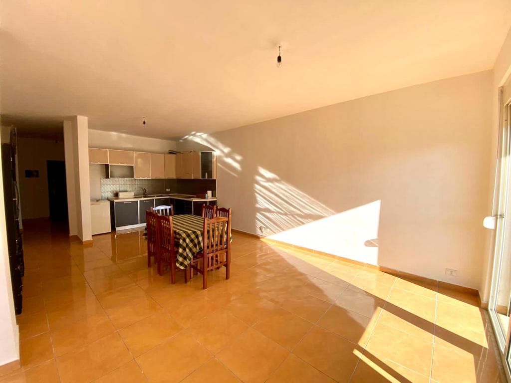SHITET APARTAMENT 2+1 PRANE BANKES NOA, MUZEUMI, DURRES.