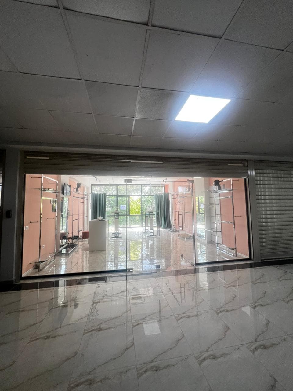 JEPET ME QERA AMBIENT BIZNESI PRANE POSTES SHQIPTARE, DURRES 3