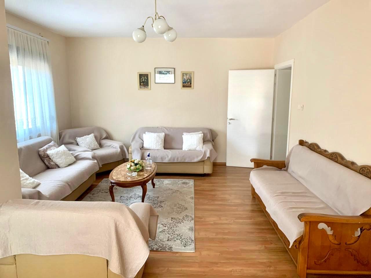 SHITET APARTAMENT 3+1, PRANE KMY, MUZEUMI, DURRES.