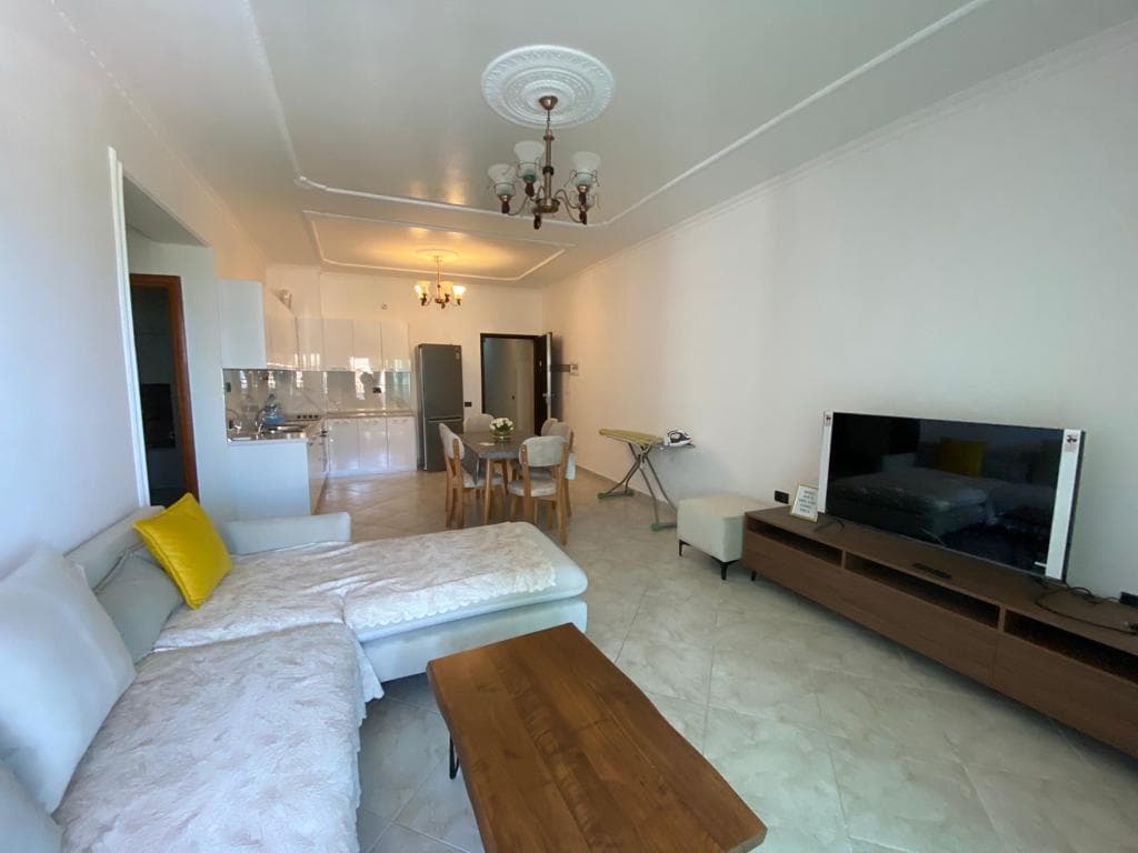 JEPET ME QERA APARTAMENT 2+1 ME PAMJE DETI PRANE BEL CONTI,SHKEMBI I KAVAJES,DURRES. 2