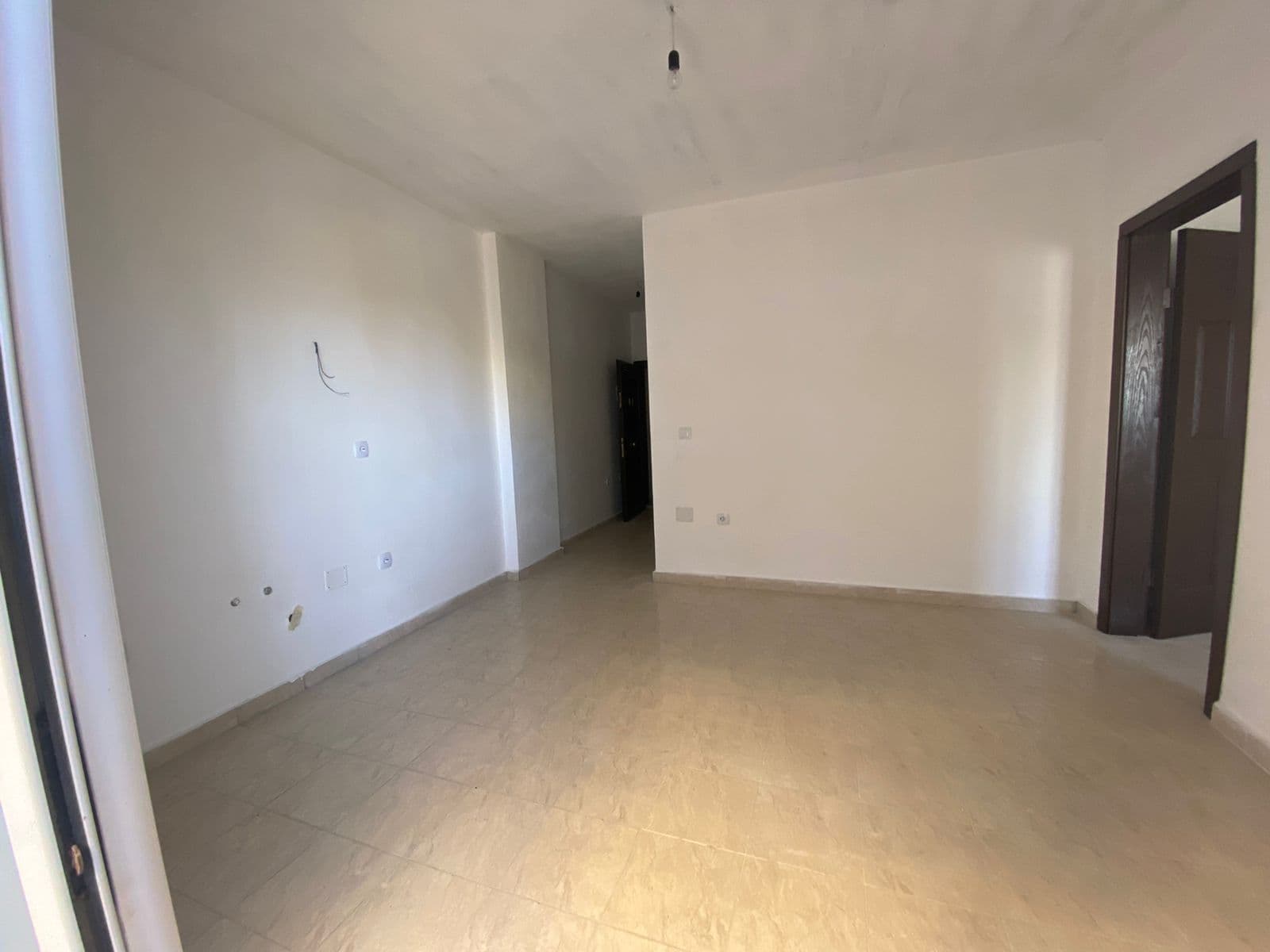 SHITET APARTAMENT 1+1 PRANE SHKOLLES BAJRAM CURRI.PLAZH,DURRES.