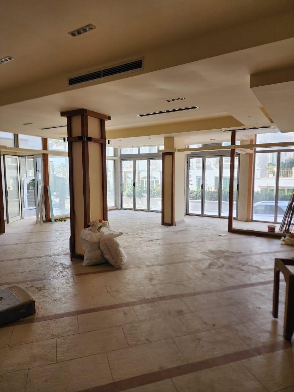 SHITET LOKAL PLZH DURRES ZONA HOTEL PALACE 2