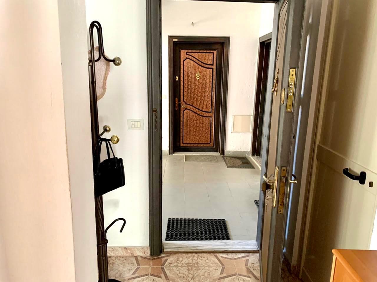 SHITET APARTAMENT 1+1, BUZE RRUGE , ILIRIA , PLAZH. 4