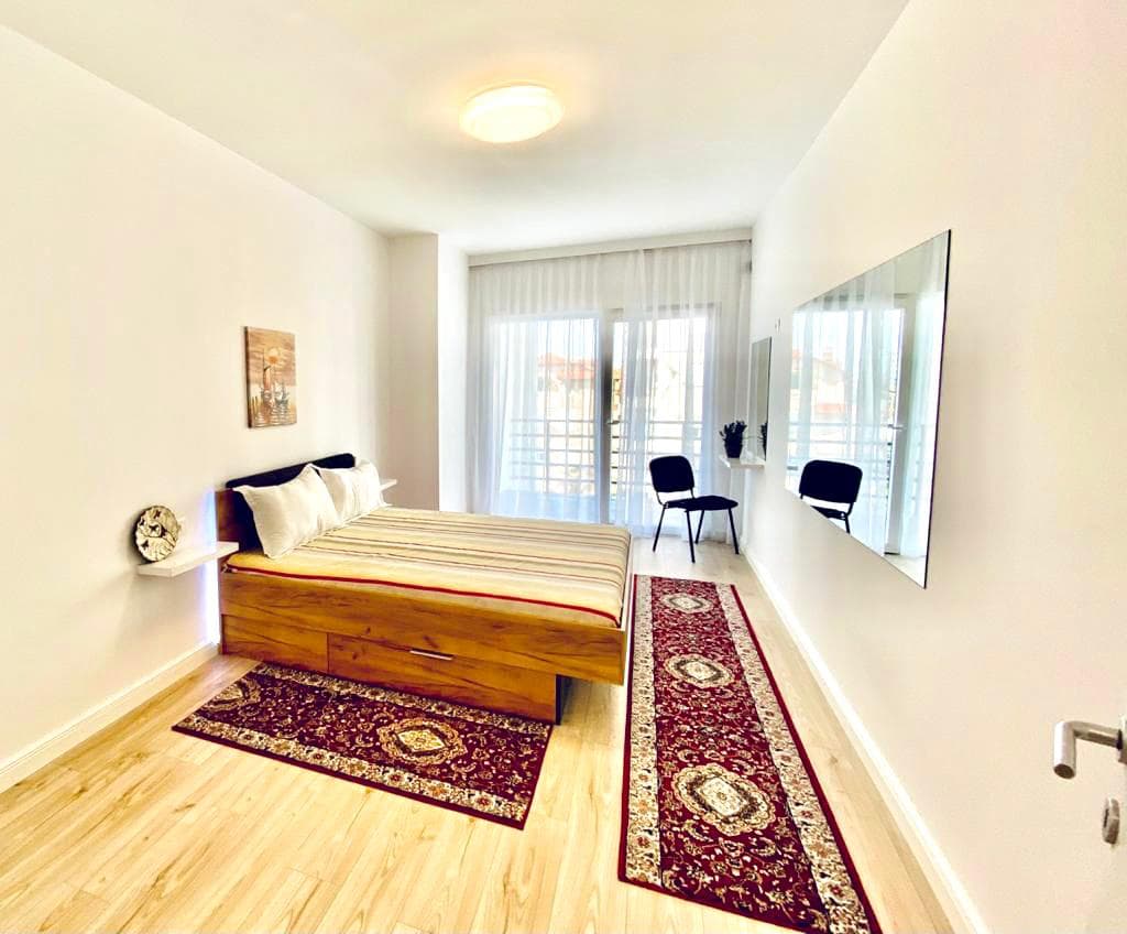 SHITET APARTAMENT 1+1 ME PAMJE NGA DETI, PRANE VILA KORAL, PLAZH, DURRES. 3