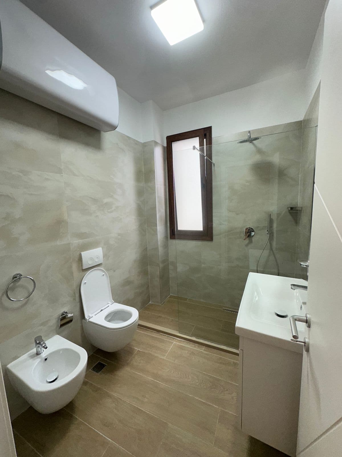 JEPET APARTAMENT ME QERA 1+1 URA DAJLANIT,DURRES 4