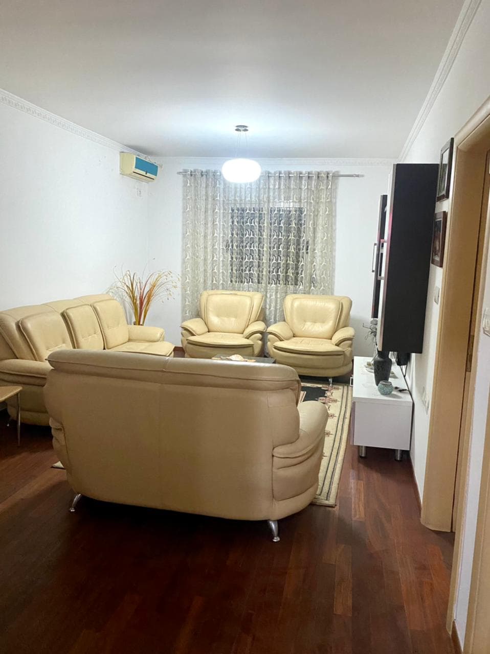 SHITET APARTAMENT 2+1 LAGJA 17 PRANE UJESJELLESIT, DURRES.