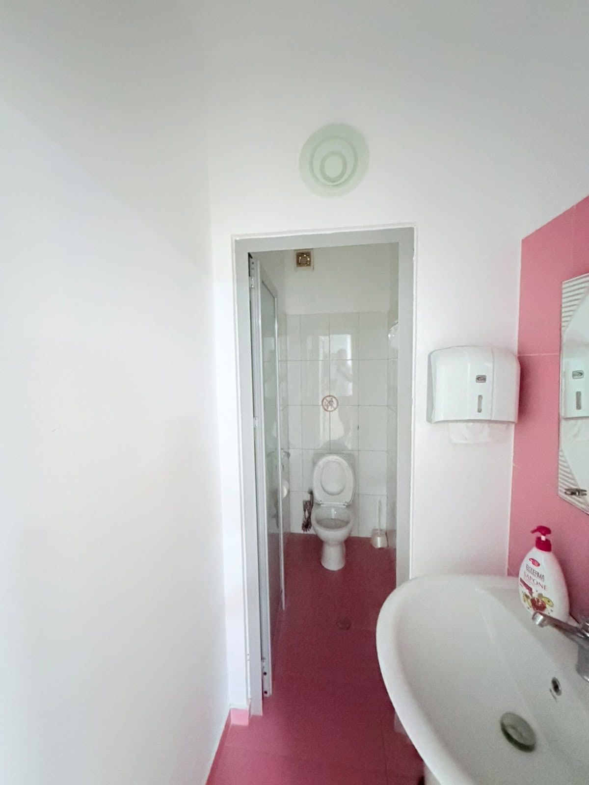JEPET ME QERA AMBIENT BIZNESI NE ZONEN E VOLLGES, DURRES 4