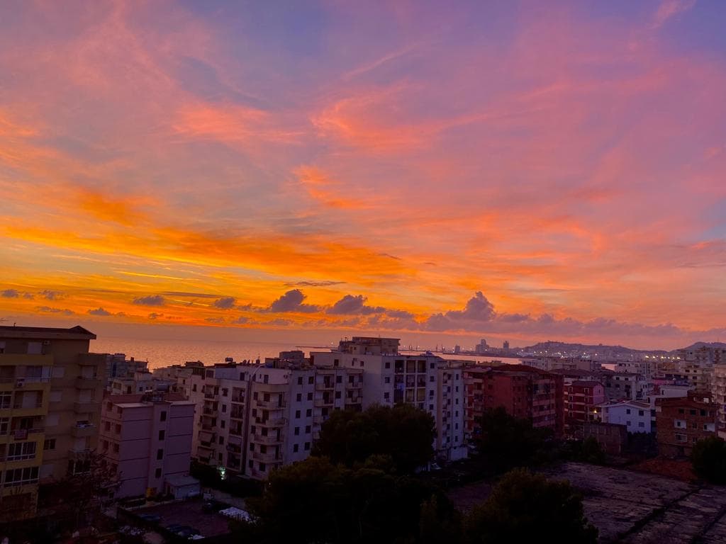 SHITET APARTAMENT 1+1 PRANE HOTEL EMPIRE, PLAZH, DURRES.